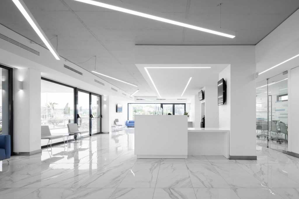 Clinica Dentária Santa Madalena em Cascais do atelier Sabrab e