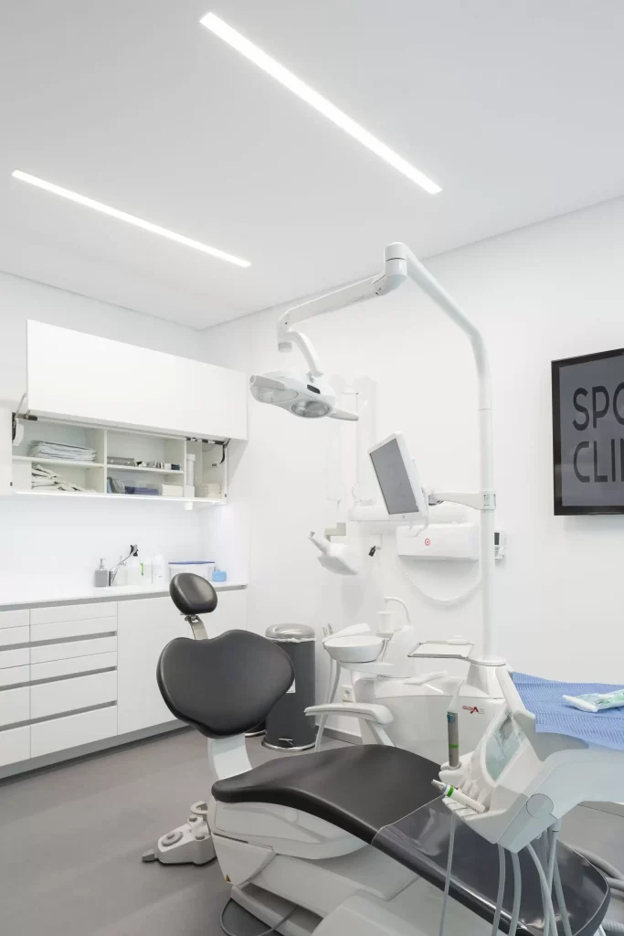 clinica-dentaria-sabrab-50-1-scaled