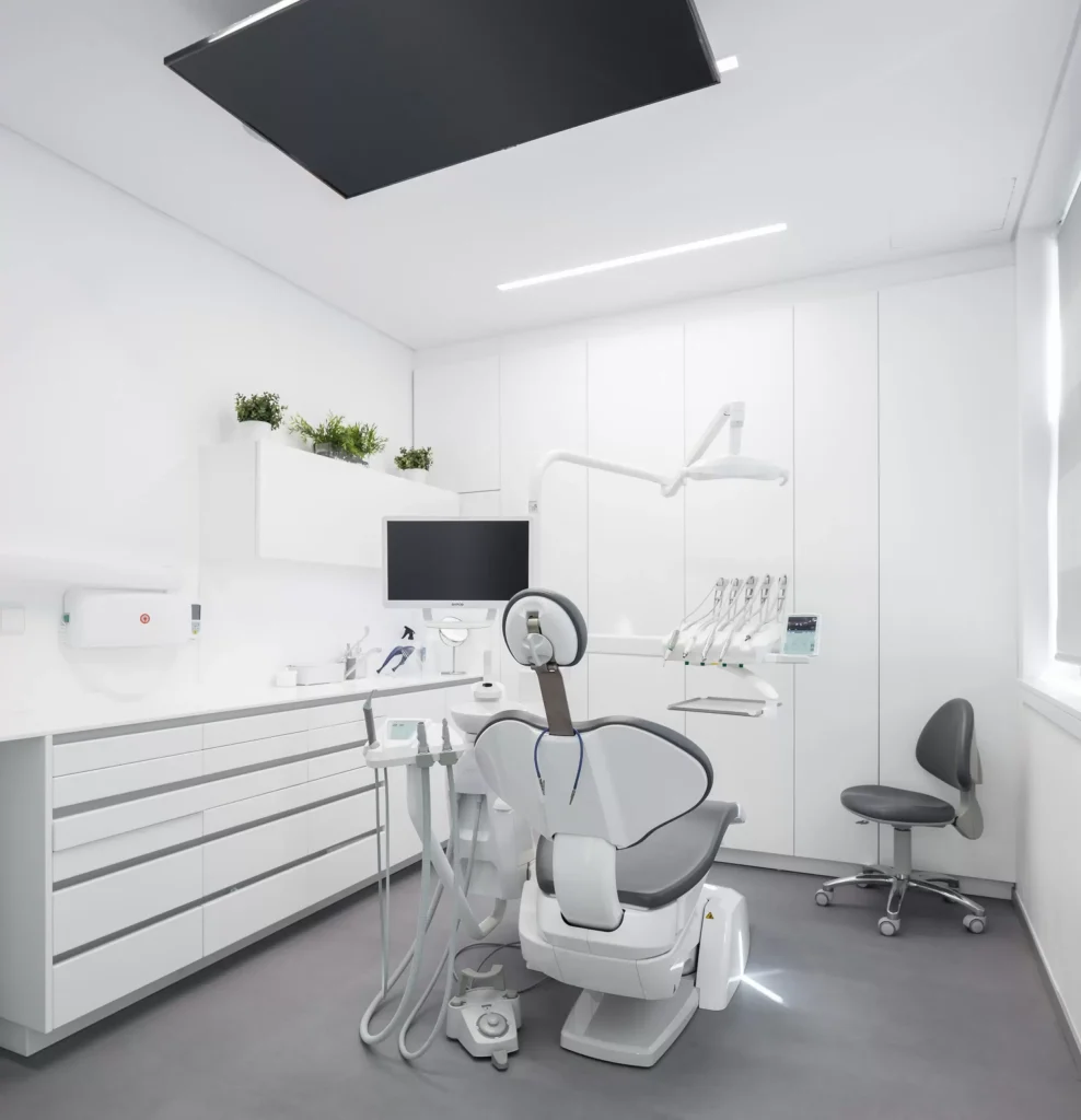 clinica-dentaria-sabrab-65-1-scaled